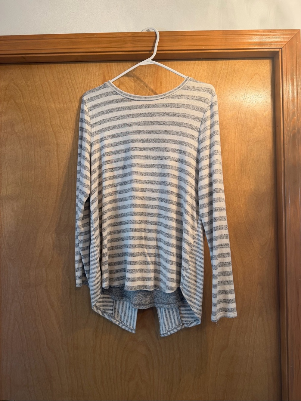 Verve Ami Striped High-Low Long Sleeve Tee - White & Gray